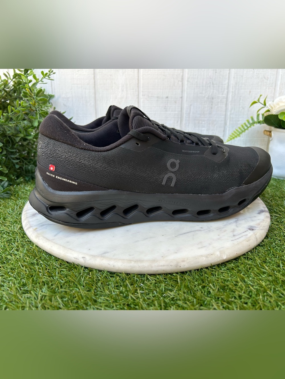 On Cloudsurfer Trail 2 Waterproof
Trail Running Shoe men 12 gently Ghost /Chalk - Picture 6 of 16